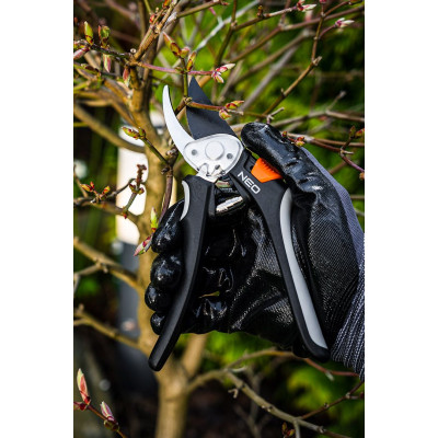 Секатор площинний Neo Tools, D різу 18мм, 200мм, 206г