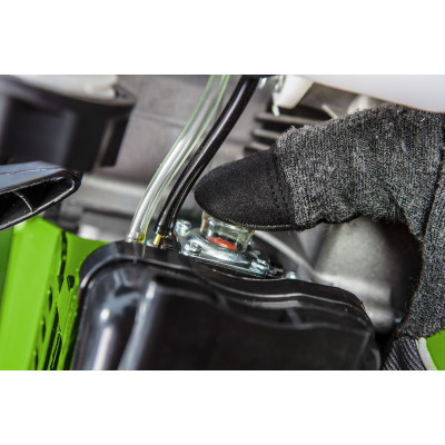 Verto Тример садовий бензиновий 42.7см.куб 1.2к.с. ліска 46см ніж 25.5см 7.3кг Verto Тример садовий бензиновий 42.7см.куб 1.2к.с. ліска 46см ніж 25.5см 7.3кг