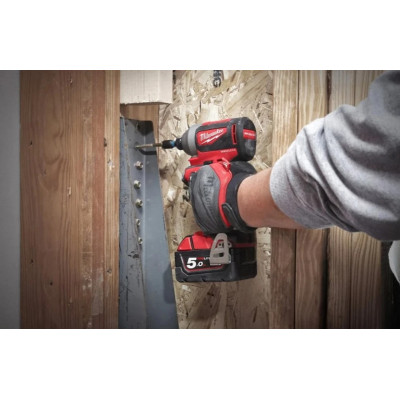 Гвинтоверт ударний акумуляторний Milwaukee M18 BLID2-0X 18В 1700-3400об/хв 180Нм кейс 1.7кг без АКБ та ЗП Гвинтоверт ударний акумуляторний Milwaukee M18 BLID2-0X 18В 1700-3400об/хв 180Нм кейс 1.7кг без АКБ та ЗП