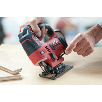 Лобзик SKIL 4531 GA 680Вт 3200хід/хв хід 23мм 2.1кг Лобзик SKIL 4531 GA 680Вт 3200хід/хв хід 23мм 2.1кг