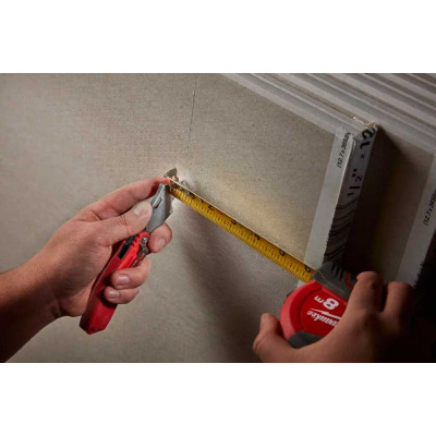 Рулетка Milwaukee Pro Compact, 8мх25мм, з фіксатором змотування, АБС-пластик