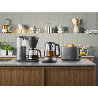 Электрочайник Electrolux 1.7л, Strix, стекло, заварник, поддержка температуры, черный (E7GK1-8BP)