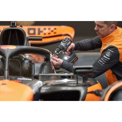 Шурупокрут-дриль ударний акумуляторний DeWALT McLaren F1 TEAM LIMITED EDITION 18В 2х5А·год 90Нм 0-450·0-1650об/хв кейс ЗП 1.34кг