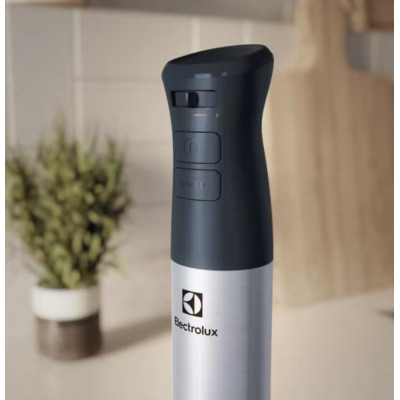 Блендер Electrolux заглибний 800Вт, 3в1, чаша-700мл, чопер, чорний-метал (E5HB1-6SS)