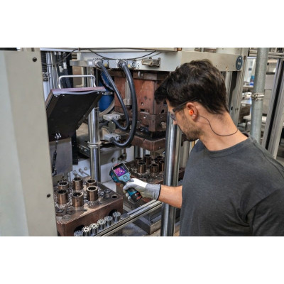 Термодетектор Bosch Professional GTC 12V-450-13 12В 4AAх1.5В -20°C…+450°C ±2.0°C IP54 0.4кг Термодетектор Bosch Professional GTC 12V-450-13 12В 4AAх1.5В -20°C…+450°C ±2.0°C IP54 0.4кг