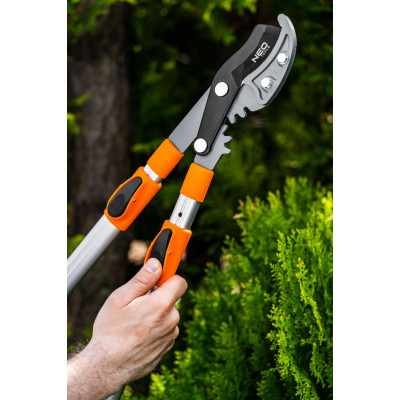 Сучкоріз контактний Neo Tools, d різу 42мм, телескопічний 670-970мм, 1375г