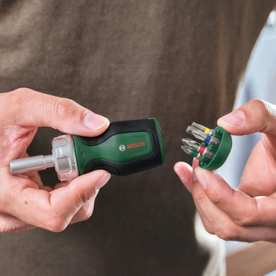 Викрутка Bosch з тріскачкою 6 насадок