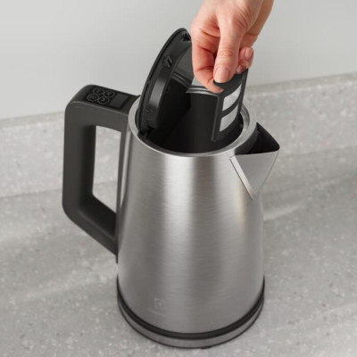 Електрочайник Electrolux 1.7л, Strix, дисплей, метал, підтримка температури, нерж. сталь (E5K1-6ST)