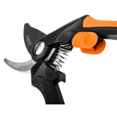 Секатор площинний Neo Tools, d різу 20мм, 210мм, 178г