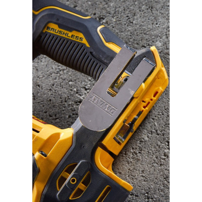 Перфоратор акумуляторний DeWalt SDS PLUS 18В XR 1.4Дж 0-1060об/хв 0-4980уд/хв 2 режими 1.8кг без АКБ та ЗП