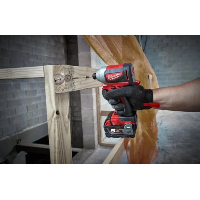Гвинтоверт ударний акумуляторний Milwaukee M18 BLID2-0X 18В 1700-3400об/хв 180Нм кейс 1.7кг без АКБ та ЗП Гвинтоверт ударний акумуляторний Milwaukee M18 BLID2-0X 18В 1700-3400об/хв 180Нм кейс 1.7кг без АКБ та ЗП
