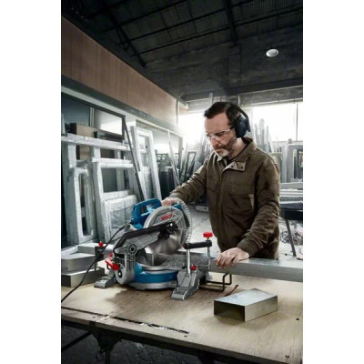 Bosch Пила торцювальна GCM 216, 1300Вт, 216мм, 24мм, 10.1кг