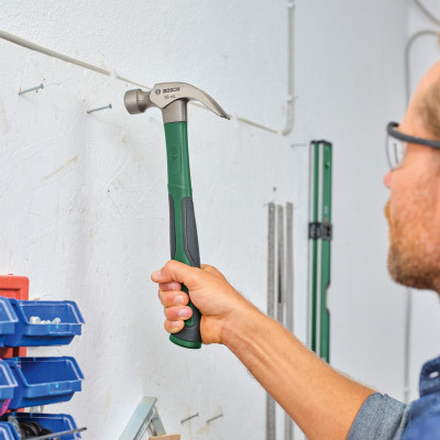 Молоток слюсарний Bosch 450г 33см руків'я скловолокно Молоток слюсарний Bosch 450г 33см руків'я скловолокно