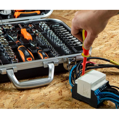 Набір інструментів Neo Tools, діелектричний, 108шт, для електрика 1000В, CrV, кейс Набір інструментів Neo Tools, діелектричний, 108шт, для електрика 1000В, CrV, кейс