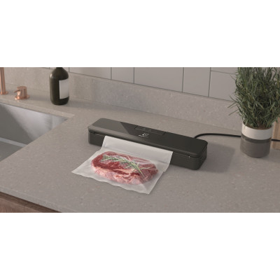 Вакууматор Electrolux для рулонів, пакетів і контейнерів, 80Вт, 30см, електронне керування, +10 пакетів, пластик, чорний (E4VS1-4AG) Вакууматор Electrolux для рулонів, пакетів і контейнерів, 80Вт, 30см, електронне керування, +10 пакетів, пластик, чорний (E4VS1-4AG)