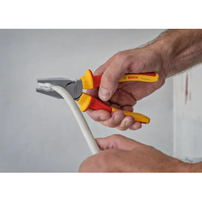 Плоскогубці комбіновані Bosch Professional, 180мм, VDE Плоскогубці комбіновані Bosch Professional, 180мм, VDE