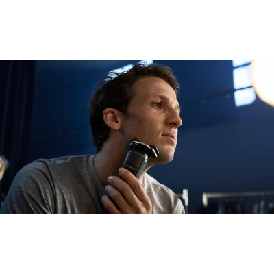Бритва електр. Philips роторна Series 7000 SkinIQ,  бритв.головок-4, Li-Ion, сух.+волог., індикатор заряду, тример, чохол, чорний