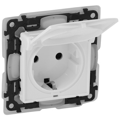 Розетка 2К+З зі шторками Legrand Valena LIFE, IP44, білий