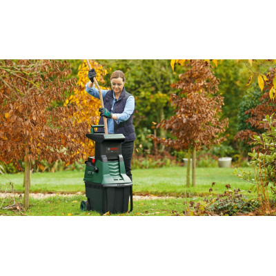 Подрібнювач садовий Bosch AXT22D 2200Вт 40об/хв 38мм 53л 31.3кг ріжуча система Turbine-Cut низькошумний