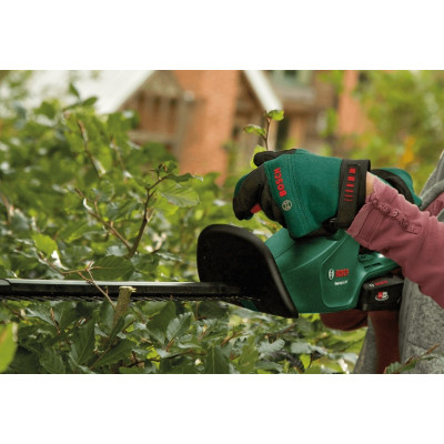 Кущоріз акумуляторний Bosch EasyHedgeCut 18-45 18В лезо 45см крок різу 15мм 3.02кг без АКБ та ЗП