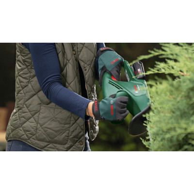 Кущоріз акумуляторний Bosch EasyHedgeCut EasyHedgeCut 18-45 18В акб 1х2А·год лезо 45см крок різу 15мм ЗП 3.7кг Кущоріз акумуляторний Bosch EasyHedgeCut EasyHedgeCut 18-45 18В акб 1х2А·год лезо 45см крок різу 15мм ЗП 3.7кг