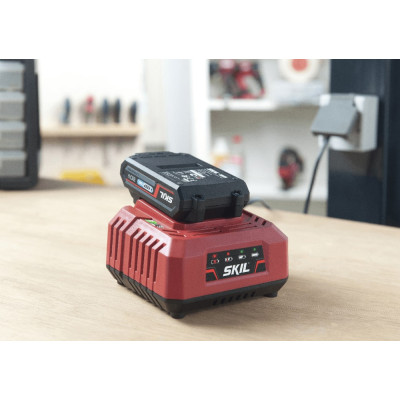 Зарядний пристрій SKIL CR1E3122 AA 20В 2.4А 0.52кг