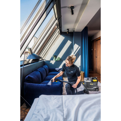 Пылесос профессиональный моющий Karcher Puzzi 8/1 Adv 1200Вт 270мБар контейнер 8/7л 8.6кг