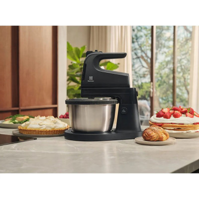 Міксер Electrolux стаціонарний 500Вт, насадки-4, чаша-метал, 3.5л, сірий темний Міксер Electrolux стаціонарний 500Вт, насадки-4, чаша-метал, 3.5л, сірий темний