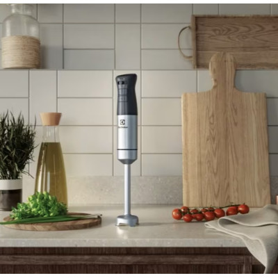 Блендер Electrolux заглибний 800Вт, 3в1, чаша-700мл, чопер, чорний-метал (E5HB1-6SS)