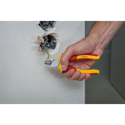 Набір шарнірно-губцевого інструменту Bosch Professional комбіновані плоскогубці, діагональний бокоріз, плоскогубці з довгим носом, VDE набір 3шт