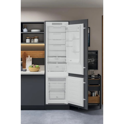 Холодильник Hotpoint вбудований з нижн. мороз., 193,5x54х54, холод.відд.-212л, мороз.відд.-68л, 2дв., А+, NF, інв., зона нульова, білий