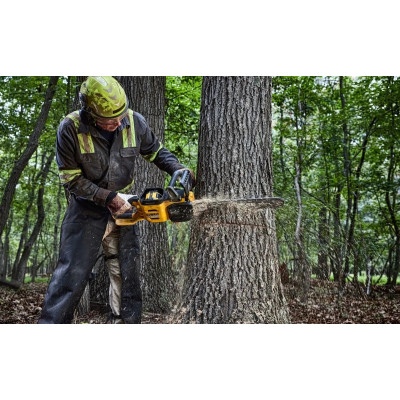 Пила ланцюгова акумуляторна DeWalt безщіткова 54В XR FLEXVOLT шина 50см OREGON 3/8 1.3мм 5.7кг без АКБ та ЗП Пила ланцюгова акумуляторна DeWalt безщіткова 54В XR FLEXVOLT шина 50см OREGON 3/8 1.3мм 5.7кг без АКБ та ЗП