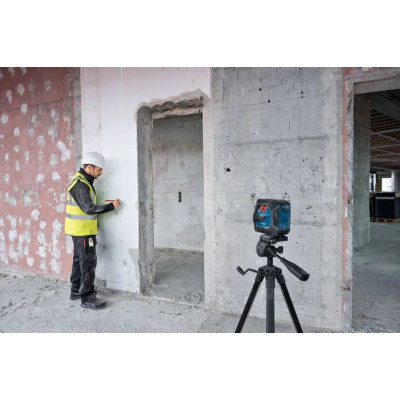 Нівелір лазерний Bosch Professional GLL 20-22 G 3.7В/4АА до 20м ±0.3мм/м зелений промінь чохол штатив IP 65 0.59кг Нівелір лазерний Bosch Professional GLL 20-22 G 3.7В/4АА до 20м ±0.3мм/м зелений промінь чохол штатив IP 65 0.59кг