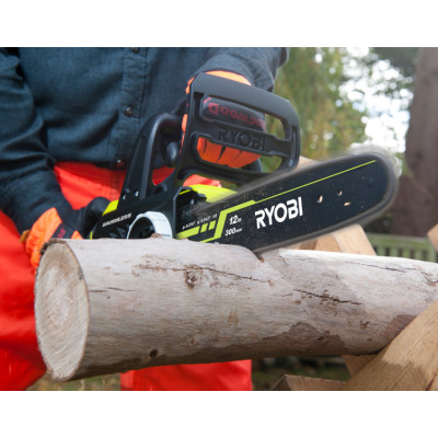 Пила ланцюгова акумуляторна Ryobi OCS1830 18В ONE+ шина 30см Oregon безщіткова 2.7кг без АКБ та ЗП (5133002829)