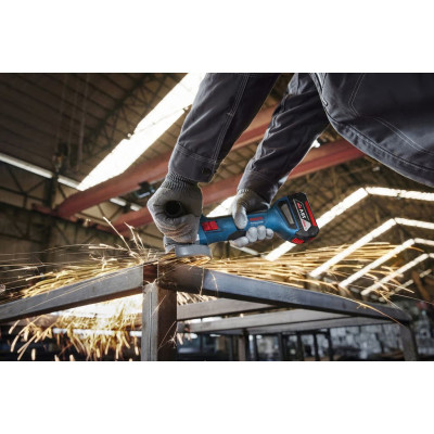 Набір із двох акумуляторних інструментів Bosch Professional 18В перфоратор GBH 18V-22, Шліфмашина кутова GWS 18V-8 акб 2x4А·год, ЗП, сумка M-BAG Набір із двох акумуляторних інструментів Bosch Professional 18В перфоратор GBH 18V-22, Шліфмашина кутова GWS 18V-8 акб 2x4А·год, ЗП, сумка M-BAG