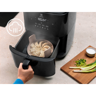Мультипіч Electrolux 1800Вт, чаша-6.8л, сенсорне керування, 6 програм, пара, пластик, чорний (EAF7SB)