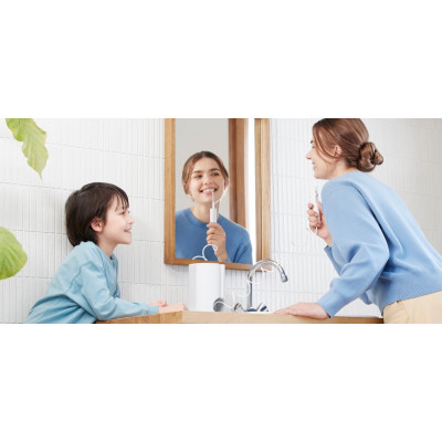 Іригатор Panasonic стаціонарний, чаша 600 мл, від мережі , 4 насадки, білий