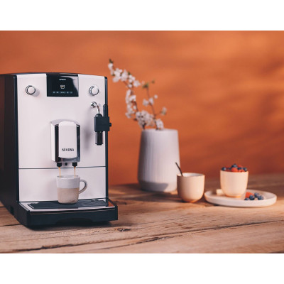 Кавомашина Nivona CafeRomatica 2.2л, зерно + мелена, ручний капучинатор, авторецептів - 5, сіро - чорний Кавомашина Nivona CafeRomatica 2.2л, зерно + мелена, ручний капучинатор, авторецептів - 5, сіро - чорний