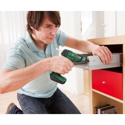 Пістолет клейовий акумуляторний Bosch Bosch PKP 3.6LI 3.6В 1.5А·год стрижні 7мм 170° 0.3кг подача 20г/хв Пістолет клейовий акумуляторний Bosch Bosch PKP 3.6LI 3.6В 1.5А·год стрижні 7мм 170° 0.3кг подача 20г/хв