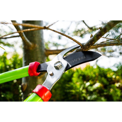 Сучкорез плоскостной Verto, d 35мм, 680мм, 1150гр (15G252) Сучкорез плоскостной Verto, d 35мм, 680мм, 1150гр (15G252)