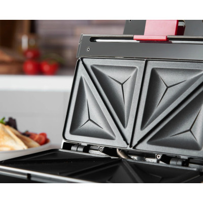 Russell Hobbs Сендвічмейкер, 750Вт, 1 пластина-сендвіч, корпус-пластик, чорний