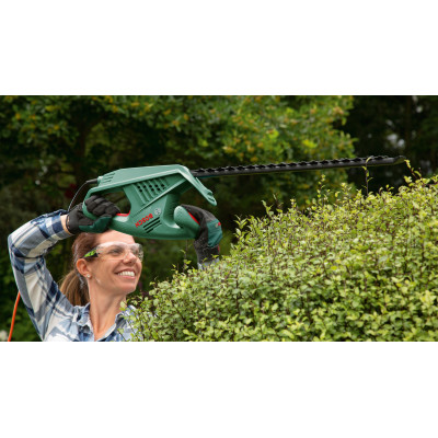 Кусторез Bosch EasyHedgeCut 55 450Вт 55см шаг реза 16мм 2.7кг (0.600.847.C02)