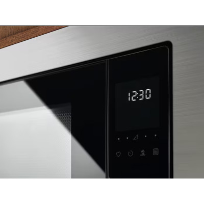 Мікрохвильова піч Electrolux вбудована, 25л, електрон. керування, 900Вт, гриль, дисплей, нерж Мікрохвильова піч Electrolux вбудована, 25л, електрон. керування, 900Вт, гриль, дисплей, нерж