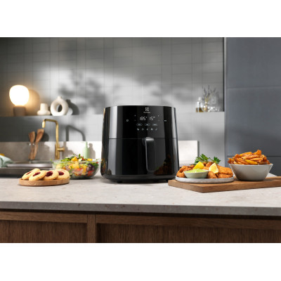 Electrolux Мультипіч 1350Вт, чаша-3.3л, сенсорне керування, 5 авто. програм, пластик, чорний