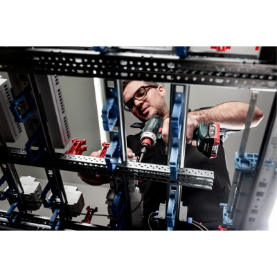 Шуруповерт-дрель аккумуляторний Metabo PowerMaxx BS 12 12В 2х2.0А·ч 17·40Нм 0-360·01400об·мин 1.1кг Шуруповерт-дрель аккумуляторний Metabo PowerMaxx BS 12 12В 2х2.0А·ч 17·40Нм 0-360·01400об·мин 1.1кг