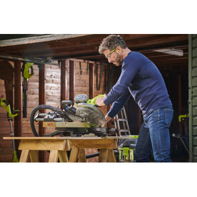 Ryobi Пила торцювальна RMS18254X-0, акумуляторна, 18В ONE+ НР, з протяжкою, диск 254мм, 14кг, без АКБ та ЗП Ryobi Пила торцювальна RMS18254X-0, акумуляторна, 18В ONE+ НР, з протяжкою, диск 254мм, 14кг, без АКБ та ЗП