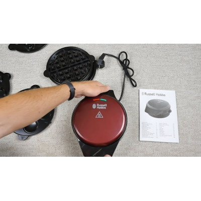 Мультимейкер Russell Hobbs Fiesta 950Вт, алюміній, 3 пластини, корпус-нержав.сталь/пластик, бордо Мультимейкер Russell Hobbs Fiesta 950Вт, алюміній, 3 пластини, корпус-нержав.сталь/пластик, бордо