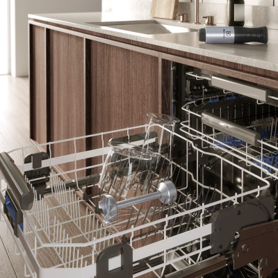 Блендер Electrolux заглибний 1000Вт, 4в1, чаша-700мл, чопер, насадка для пюре, чорний-метал (E5HB2-8SS)