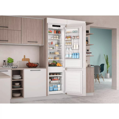 Вбудований холодильник Indesit INC20T321EU Вбудований холодильник Indesit INC20T321EU