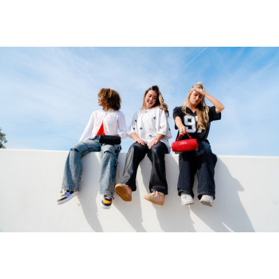 Акустична система JBL Charge 6 Red (JBLCHARGE6RED) Акустична система JBL Charge 6 Red (JBLCHARGE6RED)